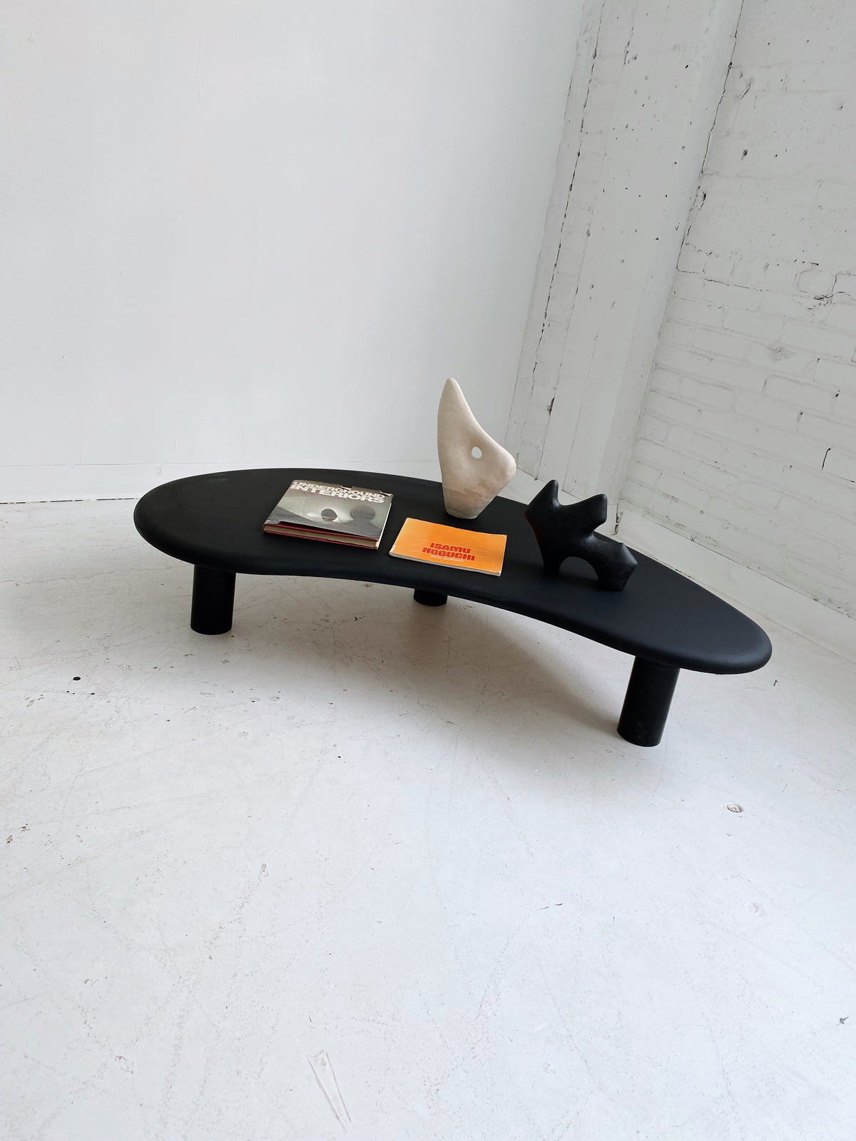 BLACK WOOD KIDNEY BEAN COFFEE TABLE | Maison Singulier