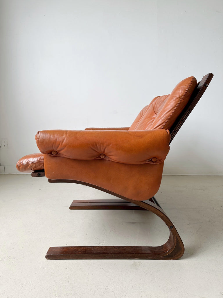 COGNAC LEATHER KENGU LOVESEAT BY ELSA & NORDAHL SOLHEIM FOR RYKKEN, 70's