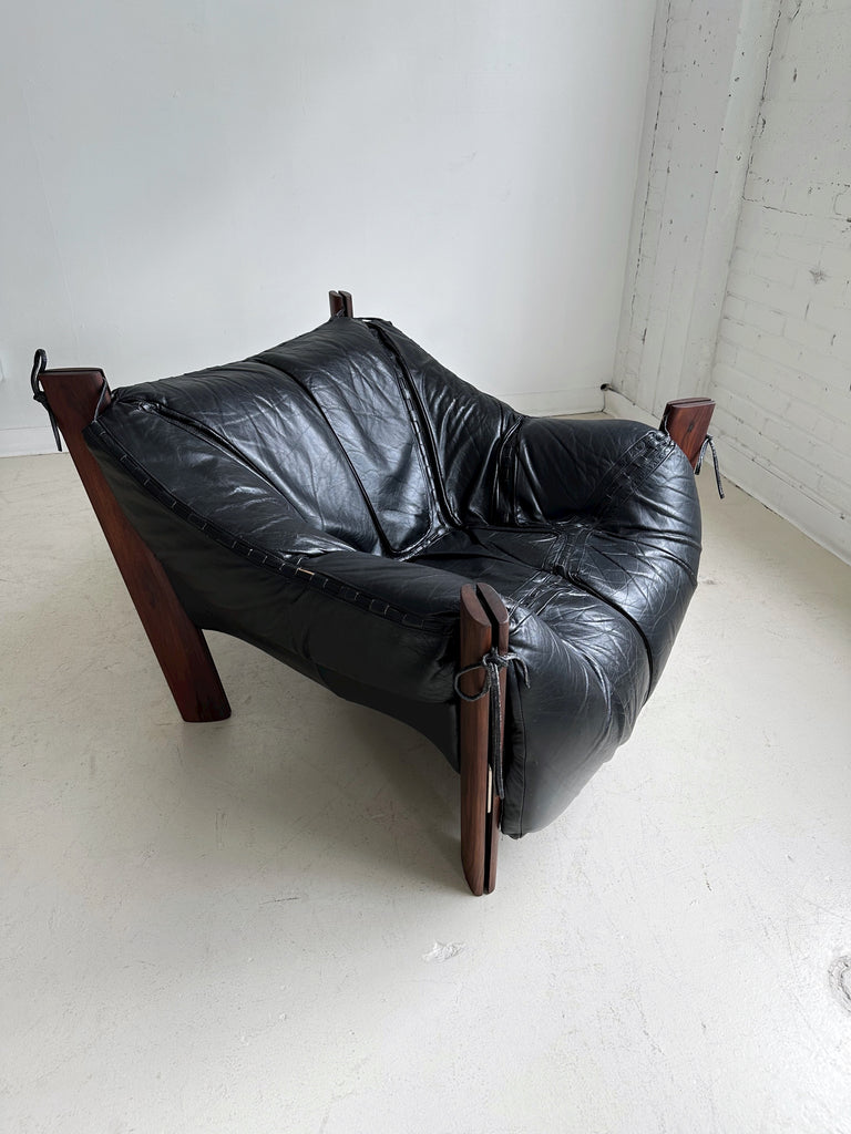 MP 211 BLACK LEATHER LOUNGE CHAIR BY PERCIVAL LAFER, 60's