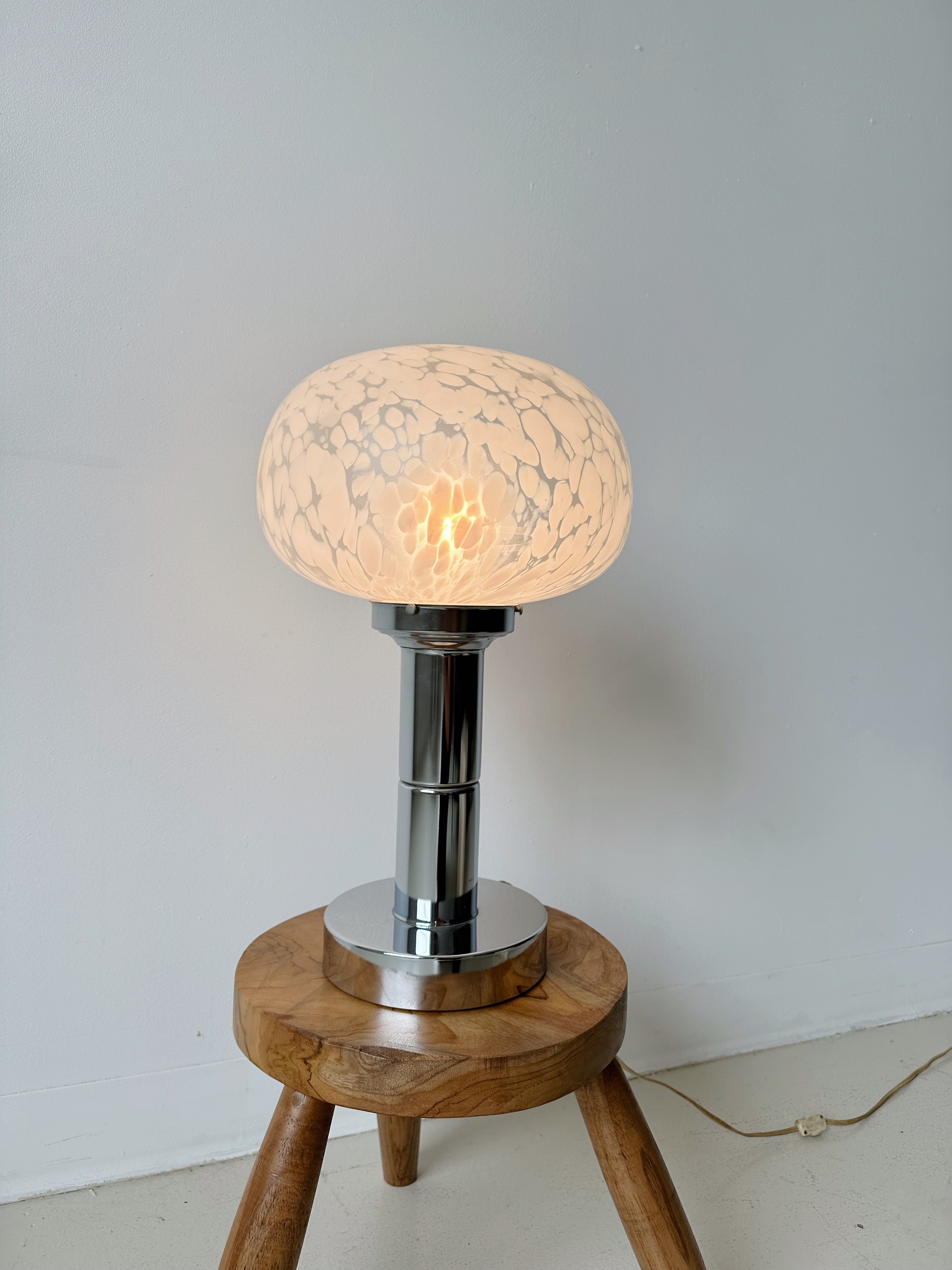 SPOTTED MURANO GLASS & CHROME TABLE LAMP ATTRIBUTED TO CARLO