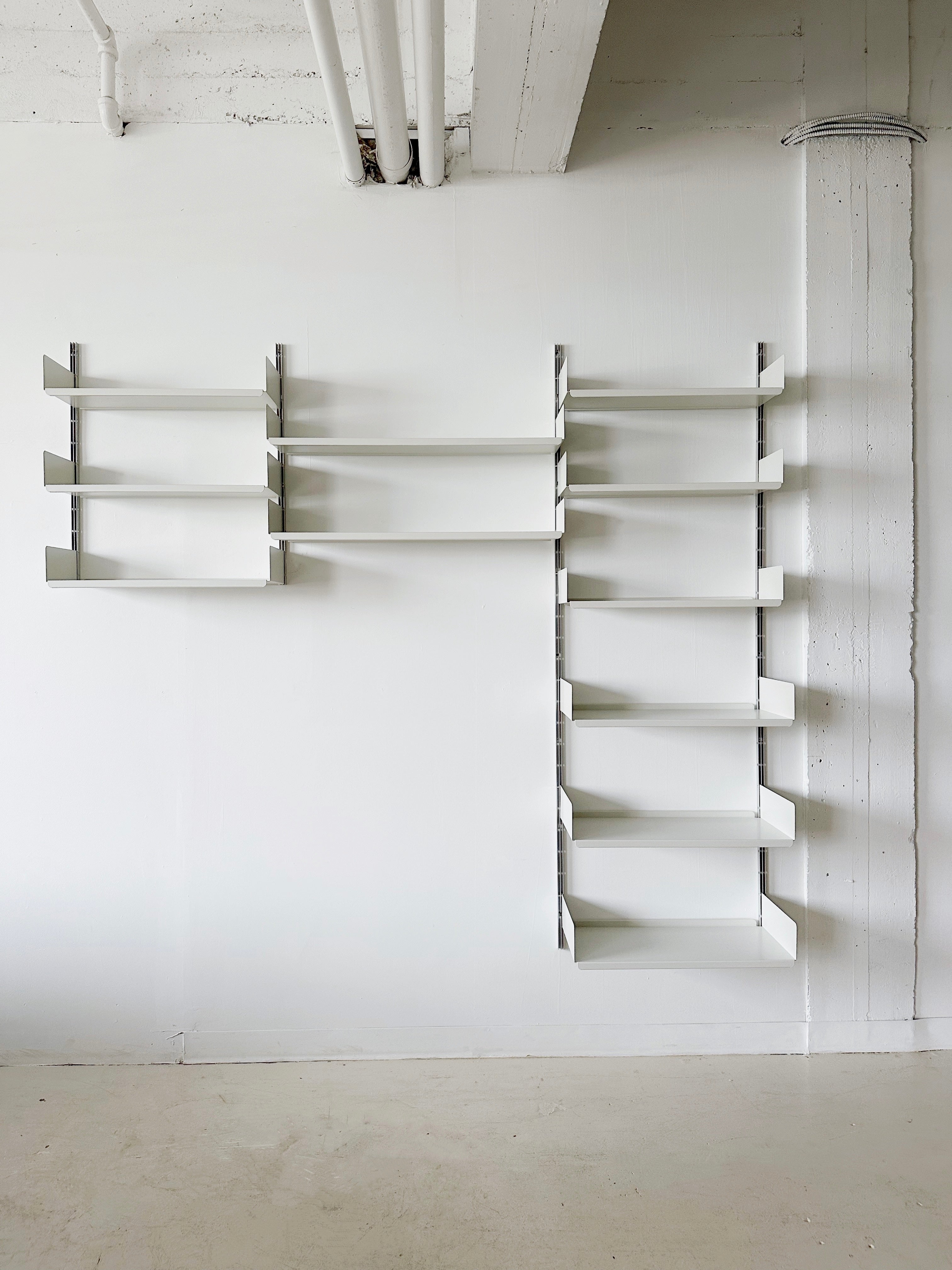 606 WALL SHELVING SYSTEM BY DIETER RAMS FOR VITSOE | Maison Singulier