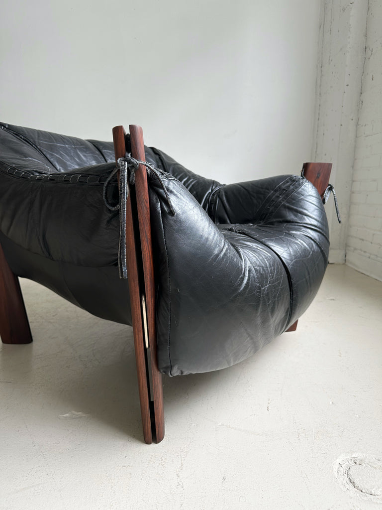 MP 211 BLACK LEATHER LOUNGE CHAIR BY PERCIVAL LAFER, 60's