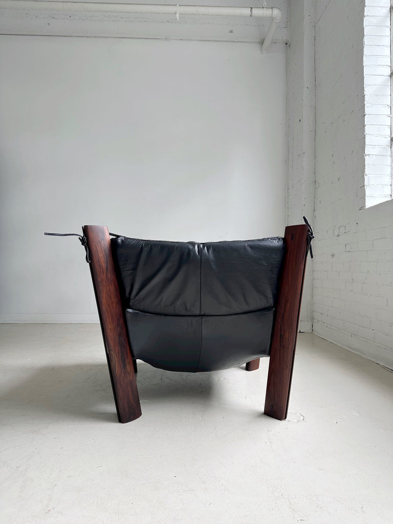 MP 211 BLACK LEATHER LOUNGE CHAIR BY PERCIVAL LAFER, 60's