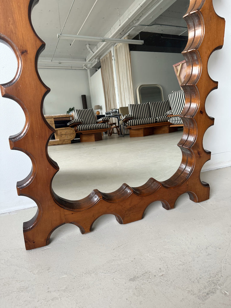 WOODEN SCALLOPED FULL SIZE MIRROR