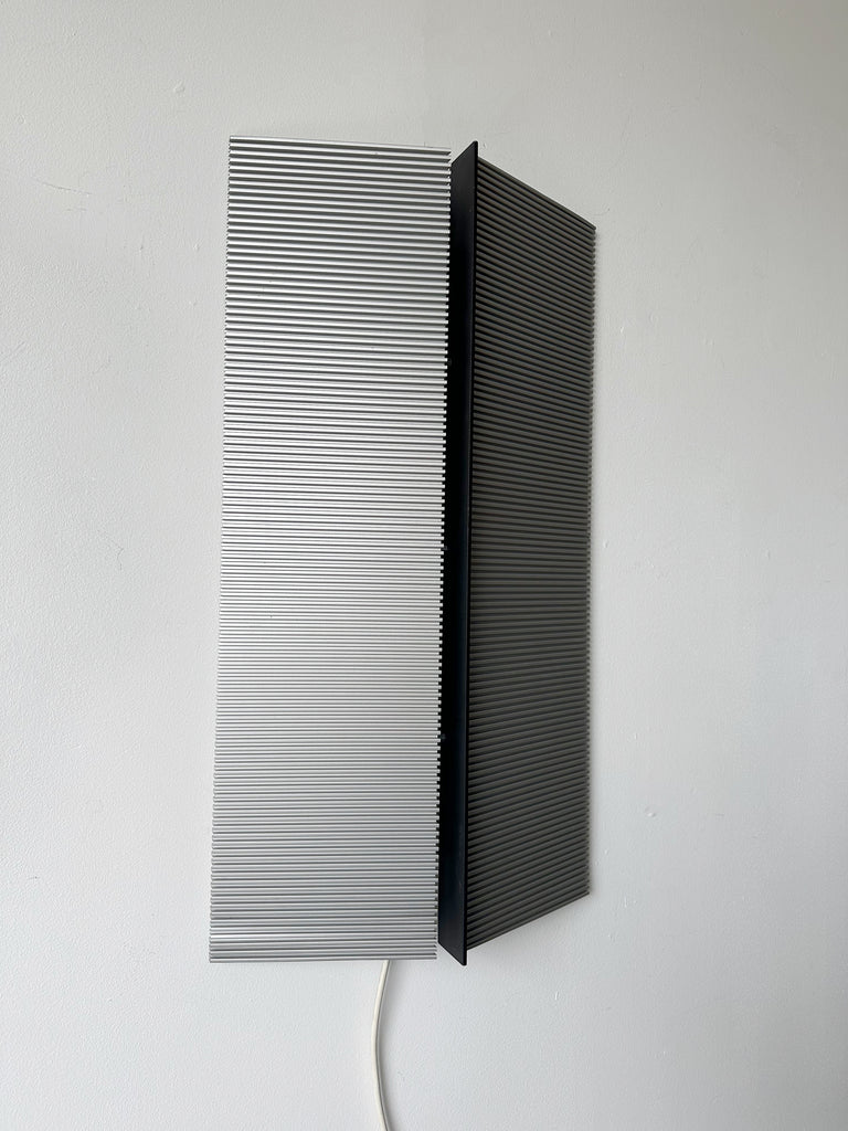 MODERNIST METAL WALL LAMP BY LIGHTOLIER, 80's