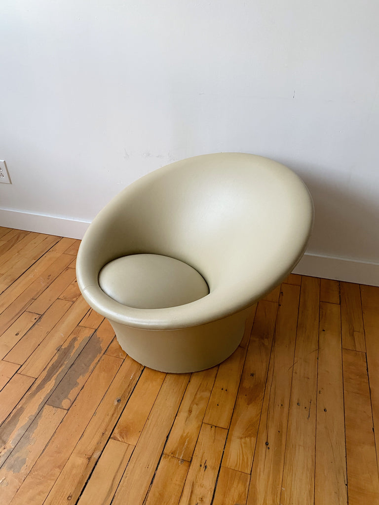 BEIGE LEATHER ROUND SPACE AGE CHAIR