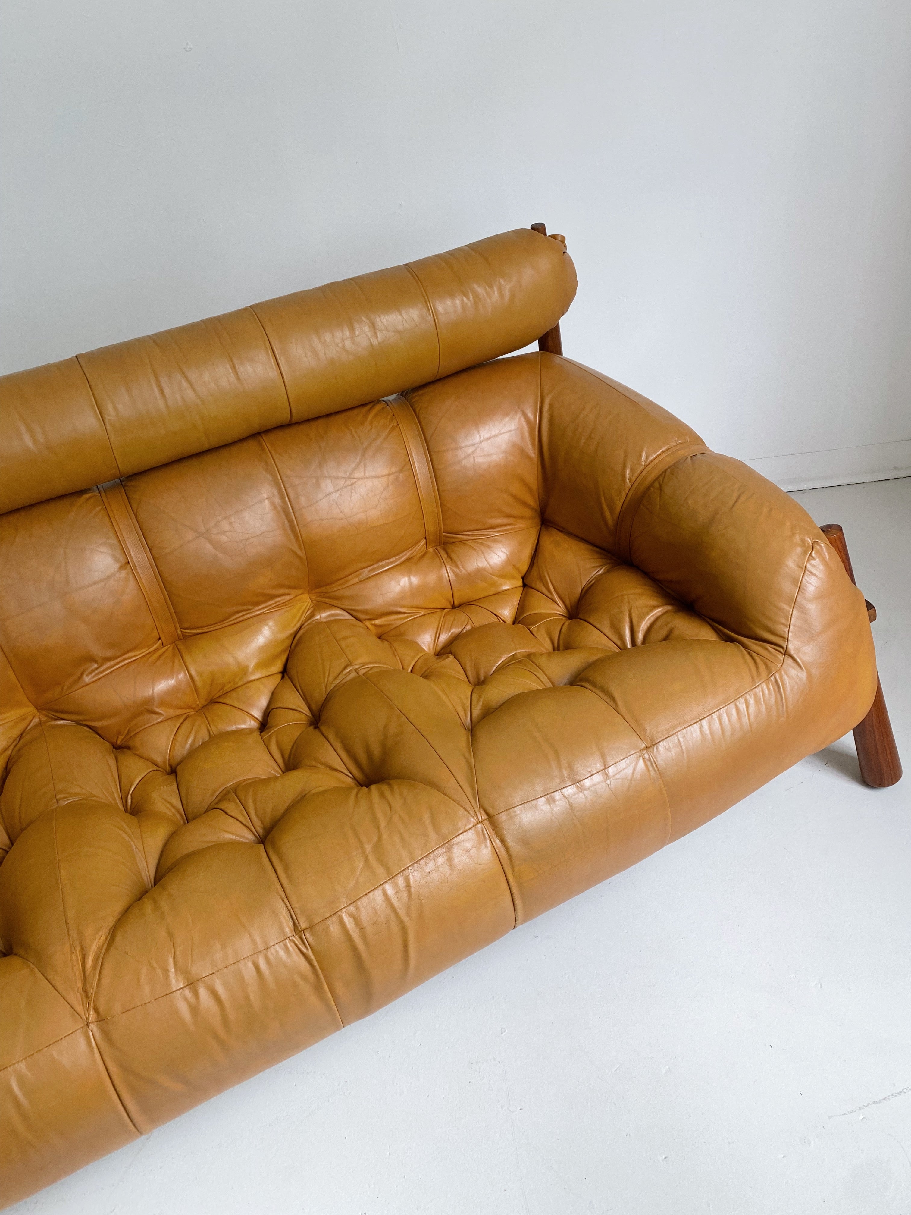 モグラッパー 1970's Brazilian MP81 Wood and Leather Sofa by Percival Lafer