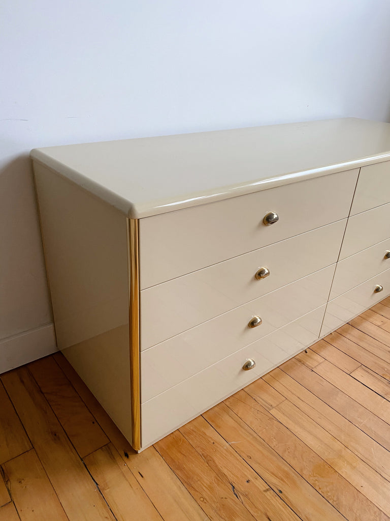 CREAM LACQUERED DRESSER WITH BRASS ACCENTS | Maison Singulier CREAM LACQUERED DRESSER WITH BRASS ACCENTS | Maison Singulier