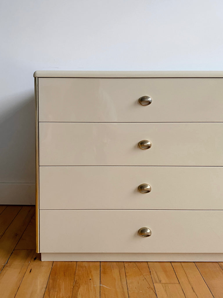 CREAM LACQUERED DRESSER WITH BRASS ACCENTS | Maison Singulier CREAM LACQUERED DRESSER WITH BRASS ACCENTS | Maison Singulier