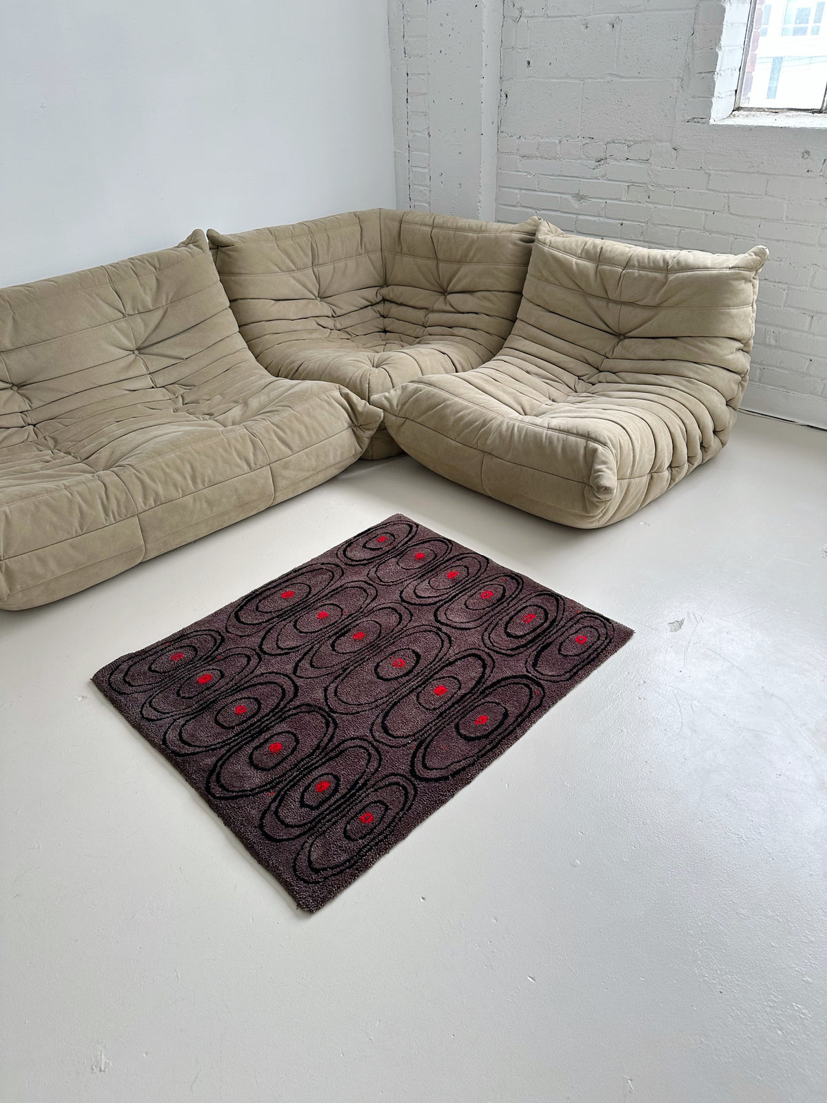 HAND TUFTED GRAPHITE 
