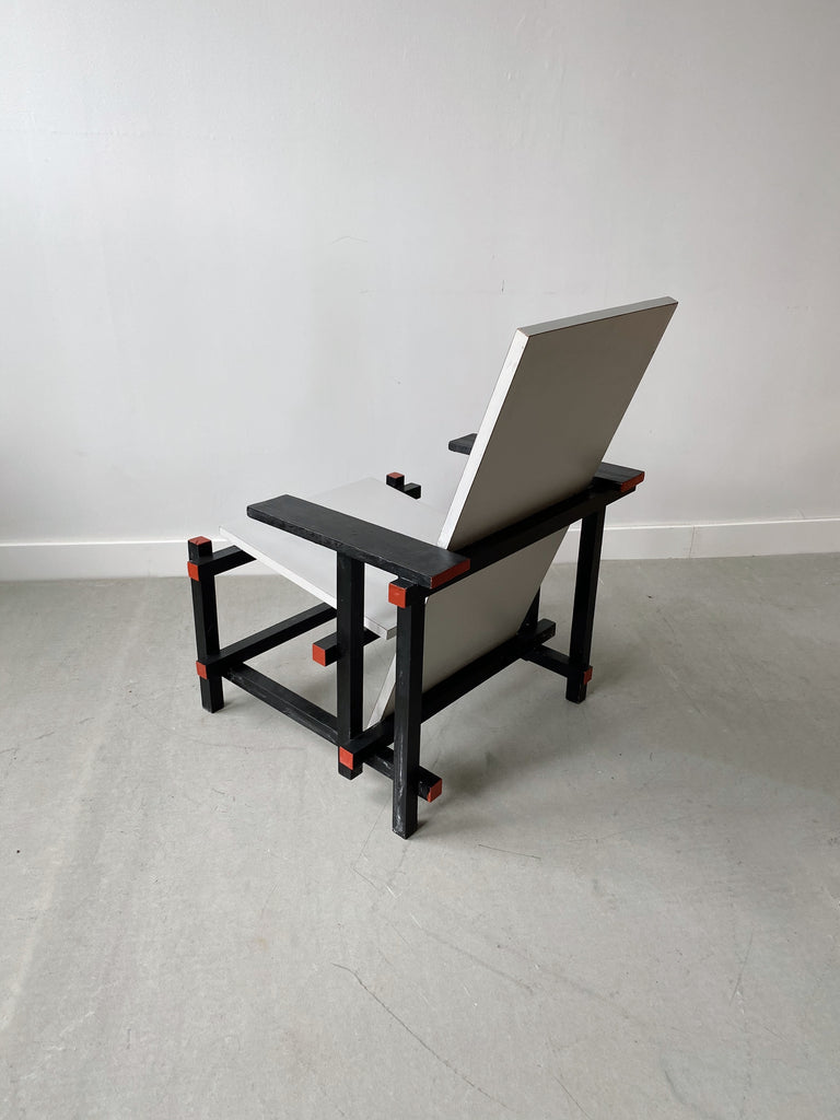 RIETVELD STYLE BLACK & RED & WHITE WOOD CHAIR
