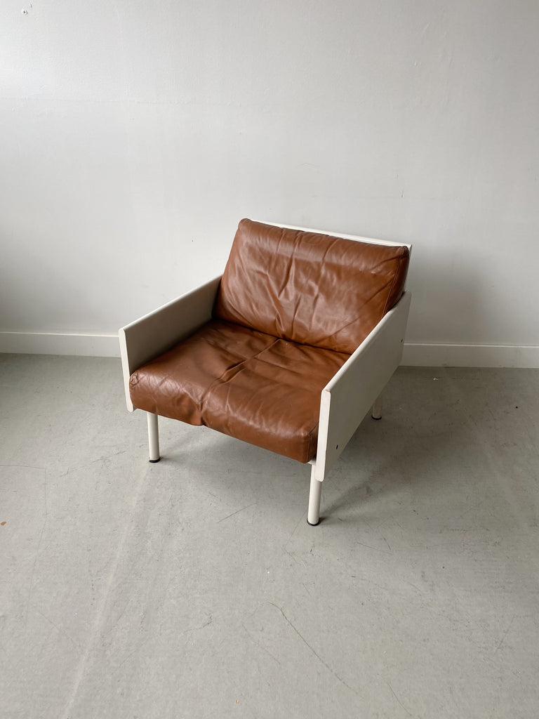 YRJO KUKKAPURO WHITE WOOD & BROWN LEATHER ATELJEE CHAIR