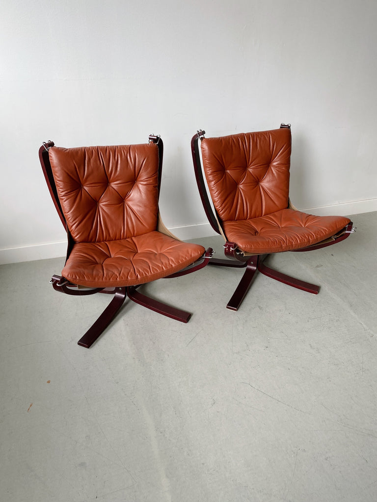 WOOD & LEATHER FALCON CHAIRS IN THE STYLE OF SIGURD RESSELL