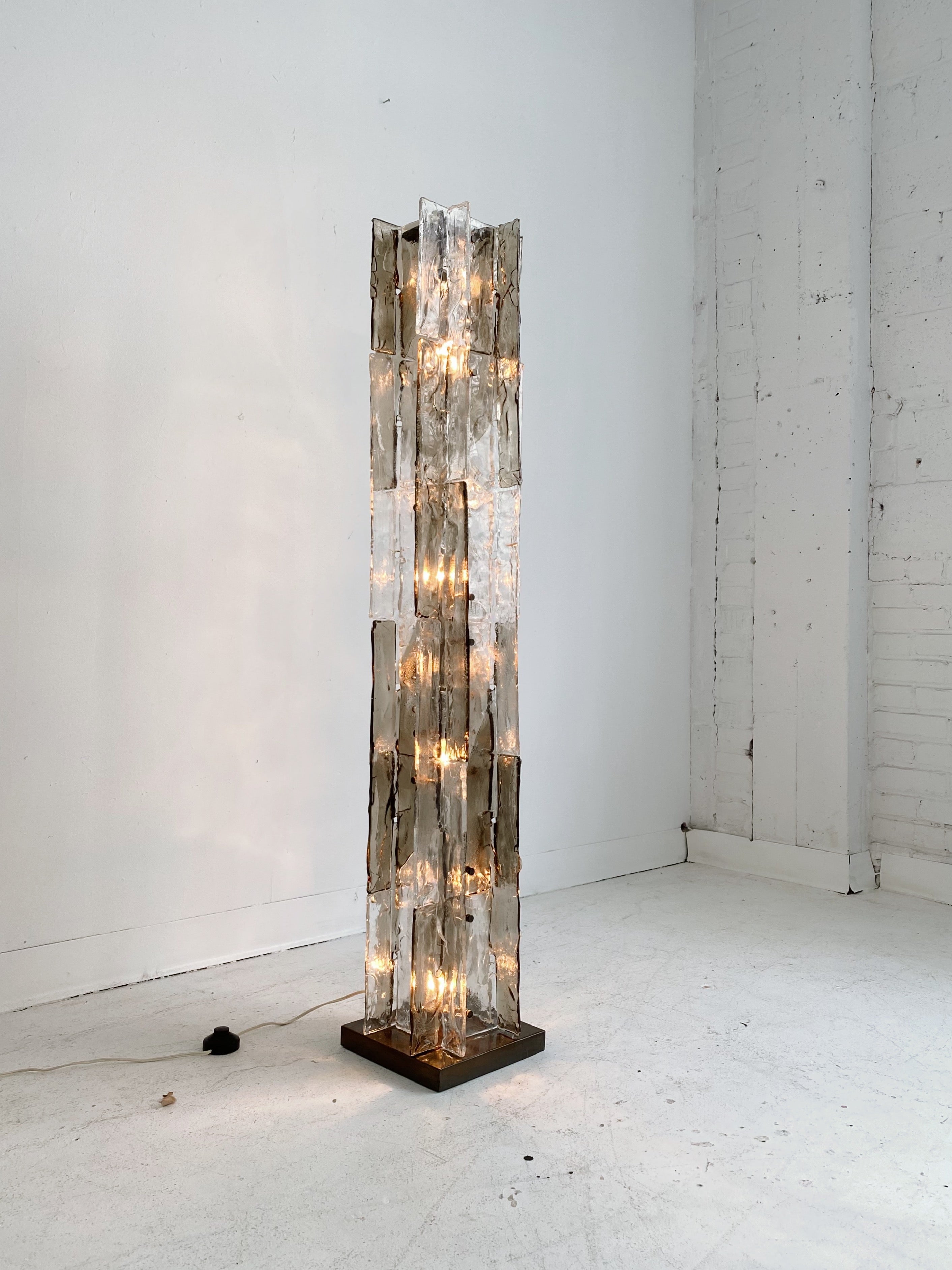 INTERLOCKING SMOKED MURANO GLASS FLOOR LAMP BY CARLO NASON