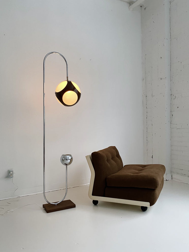 SPACE AGE FLOOR LAMP WITH BROWN PLASTIC SHADE & METAL ASHTRAY