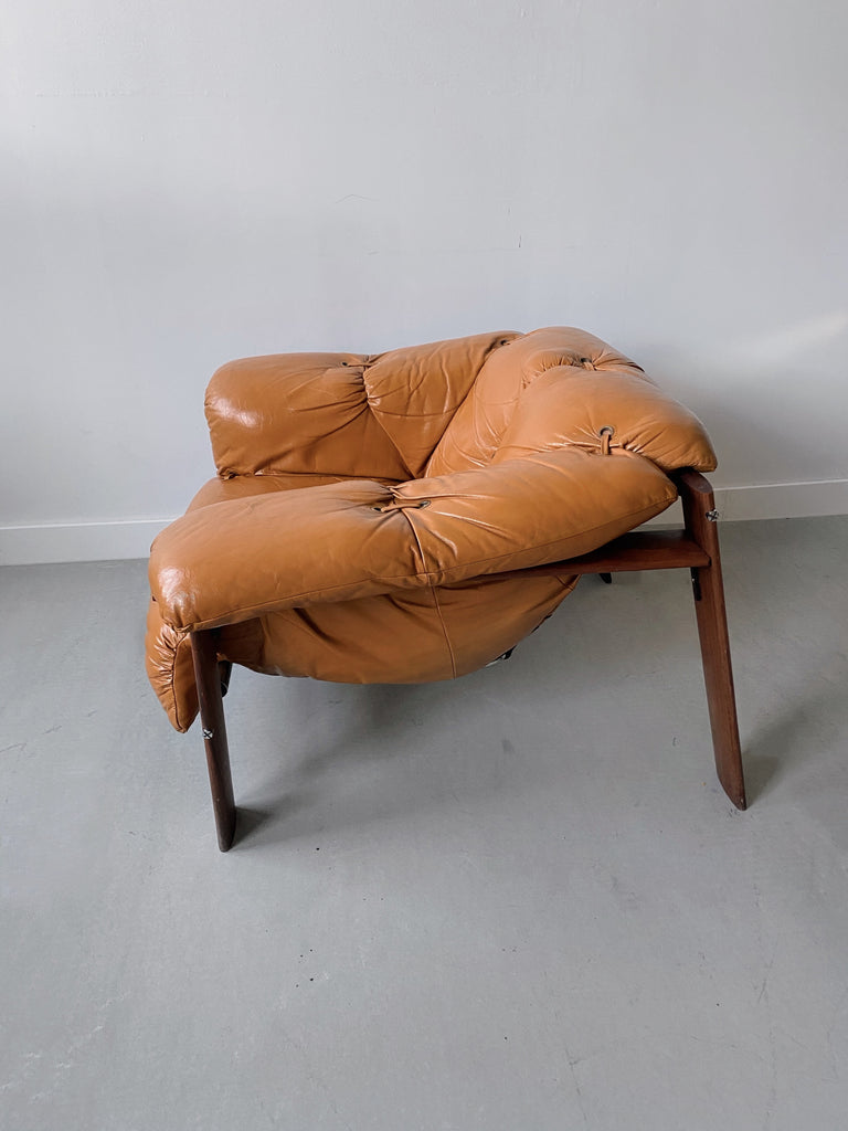 PERCIVAL LAFER MP 129 TAN LEATHER LOUNGE CHAIR, 70'S